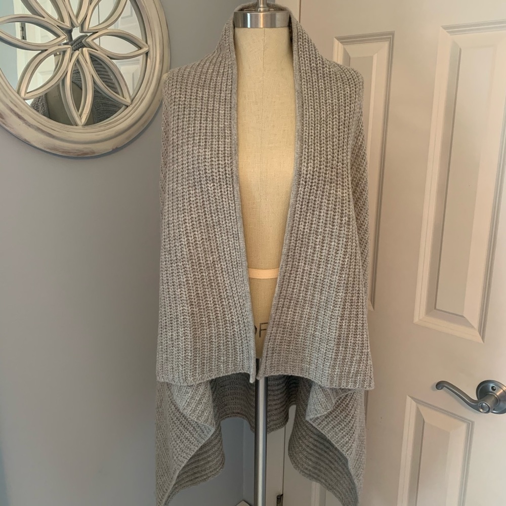 Caslon Sleeveless sweater